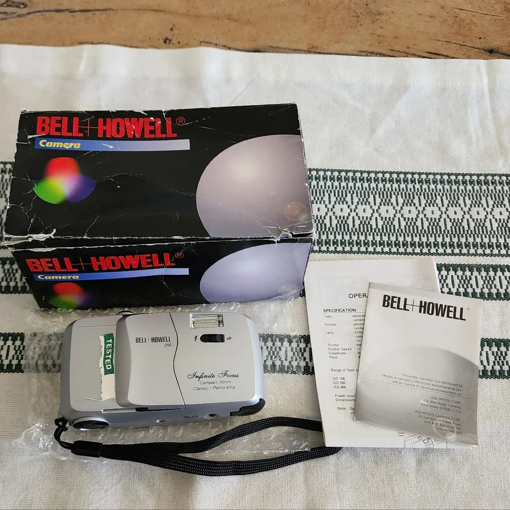 Bell and Howell 250 Infinite Focus Compact 35mm Classic Panorama Film Camera